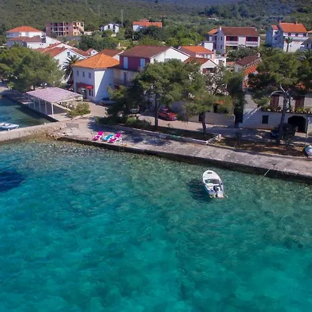 Nauta Villa *
